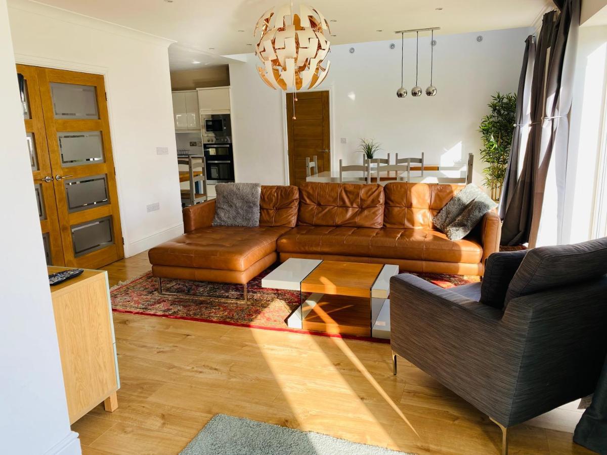 Willa Mayors House Ideal For Groups & Business Peterborough Zewnętrze zdjęcie